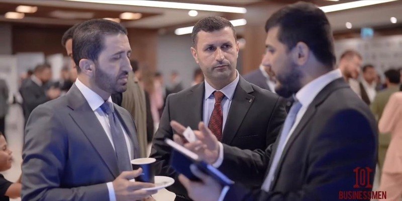 Business leaders networking at a 1001 Businessmen event